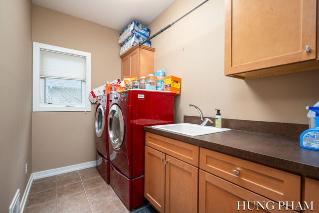2136 Pleasant Pond Drive SW, Byron Center, MI 49315