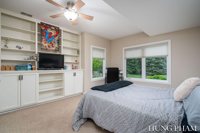 2136 Pleasant Pond Drive SW, Byron Center, MI 49315