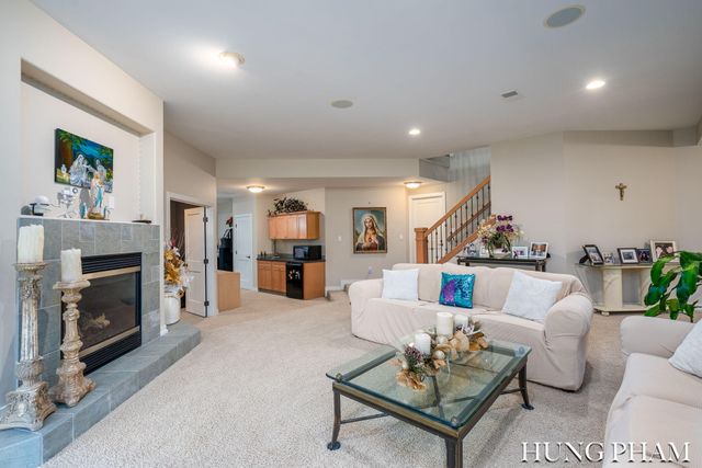 2136 Pleasant Pond Drive SW, Byron Center, MI 49315