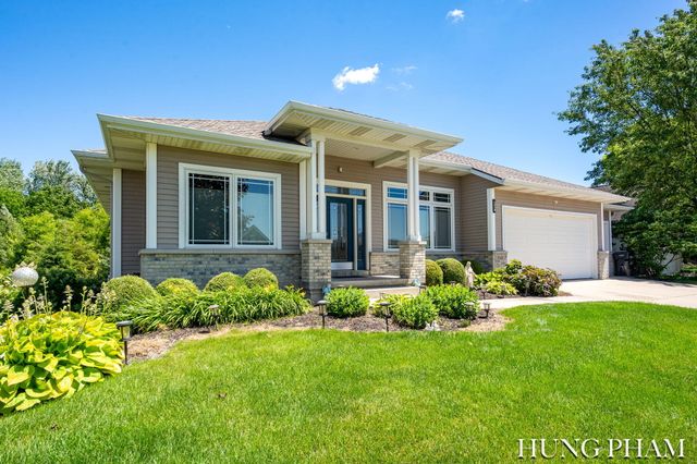 2136 Pleasant Pond Drive SW, Byron Center, MI 49315