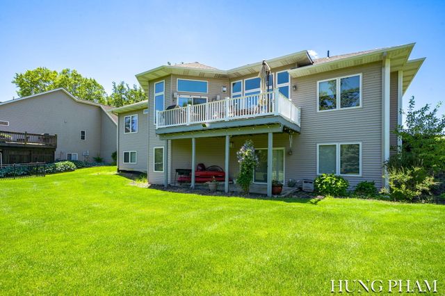2136 Pleasant Pond Drive SW, Byron Center, MI 49315