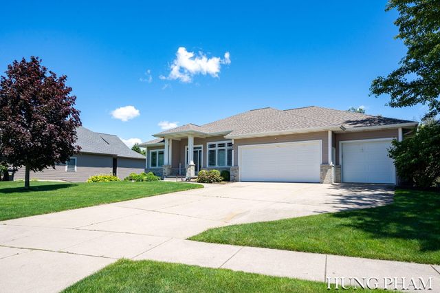 2136 Pleasant Pond Drive SW, Byron Center, MI 49315