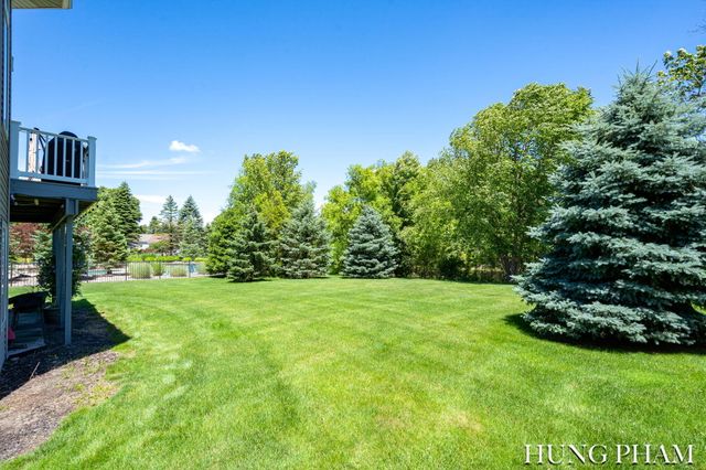 2136 Pleasant Pond Drive SW, Byron Center, MI 49315