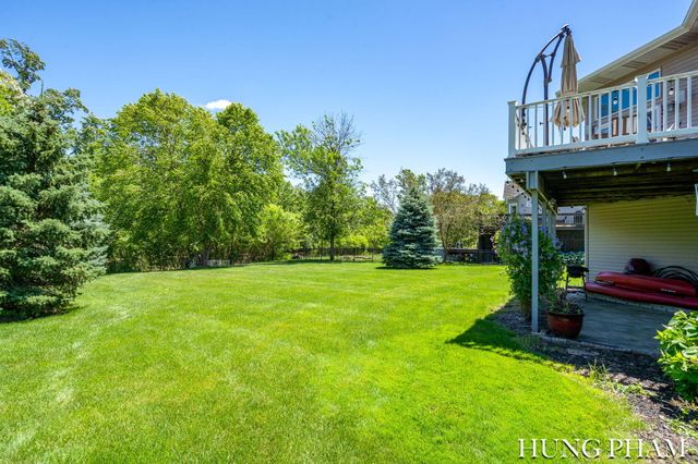2136 Pleasant Pond Drive SW, Byron Center, MI 49315