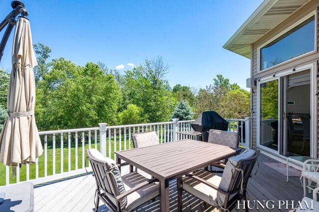 2136 Pleasant Pond Drive SW, Byron Center, MI 49315