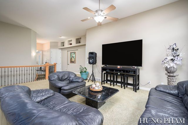 2136 Pleasant Pond Drive SW, Byron Center, MI 49315
