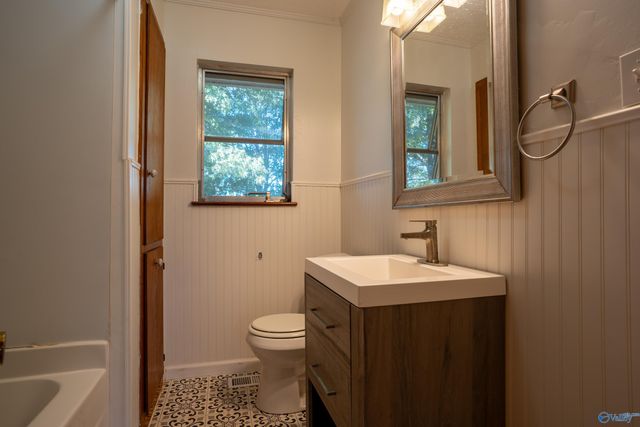 1302 Garden Drive, Scottsboro, AL 35768