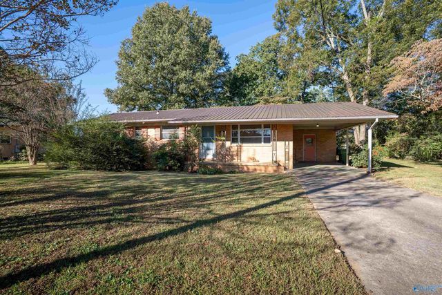 1302 Garden Drive, Scottsboro, AL 35768