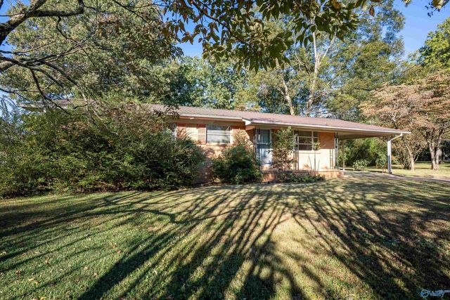 1302 Garden Drive, Scottsboro, AL 35768