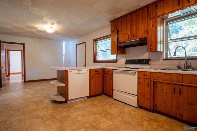 1302 Garden Drive, Scottsboro, AL 35768