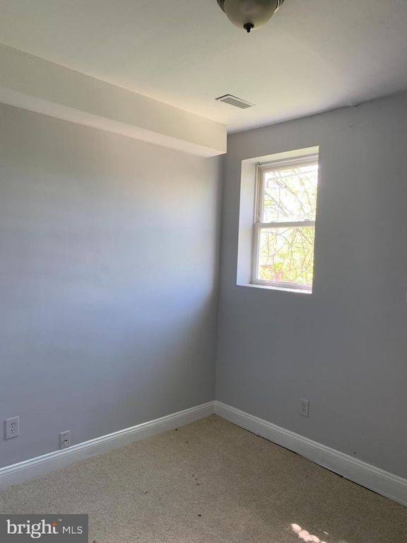 Image 11 of property listing at 2813 RIGGS AVE, Baltimore, MD 21216