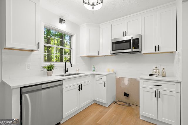 8363 Norris Lake Road, Snellville, GA 30039