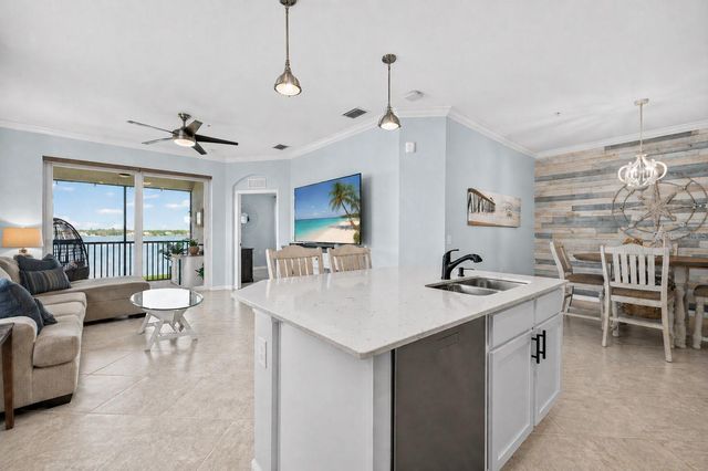 1020 TIDEWATER SHORES LOOP 301, Bradenton, FL 34208