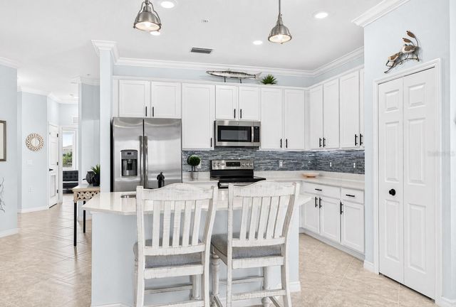 1020 TIDEWATER SHORES LOOP 301, Bradenton, FL 34208