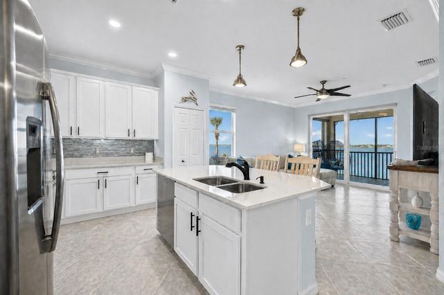 1020 TIDEWATER SHORES LOOP 301, Bradenton, FL 34208