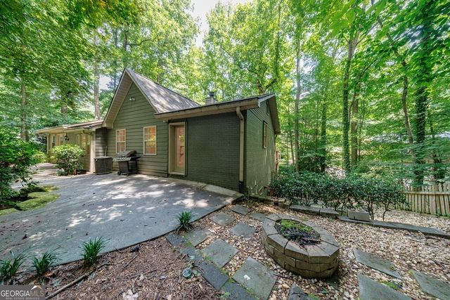 102 Vanessa Drive SE, Smyrna, GA 30082