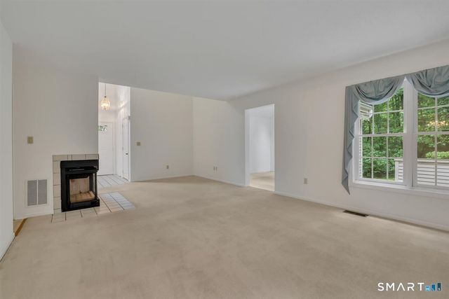 41 Eaton Woods Road 41, Hamden, CT 06518
