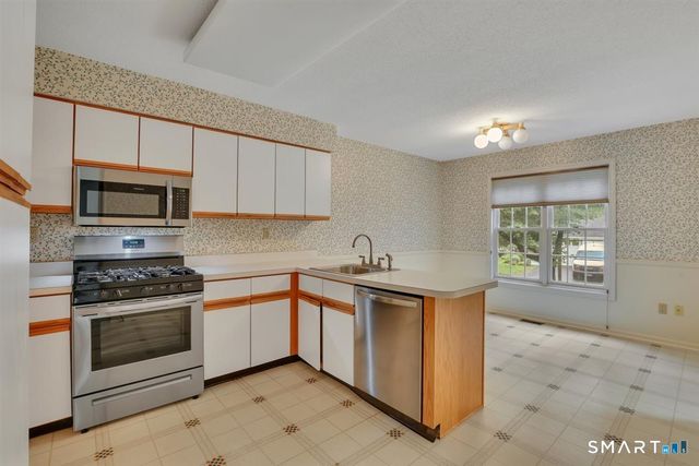 41 Eaton Woods Road 41, Hamden, CT 06518