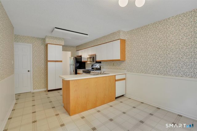 41 Eaton Woods Road 41, Hamden, CT 06518