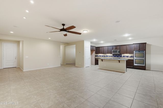 15869 W MAUNA LOA Lane, Surprise, AZ 85379