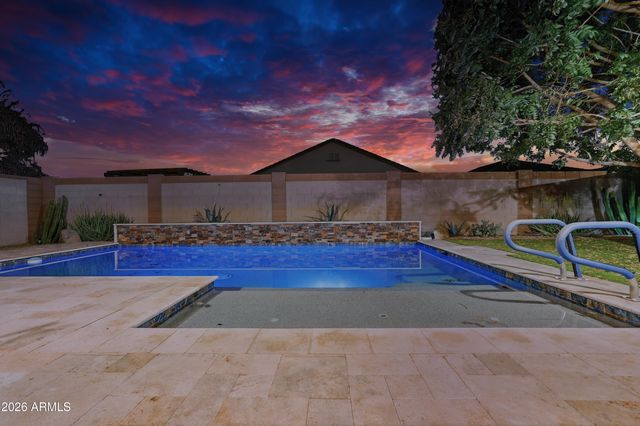 15869 W MAUNA LOA Lane, Surprise, AZ 85379