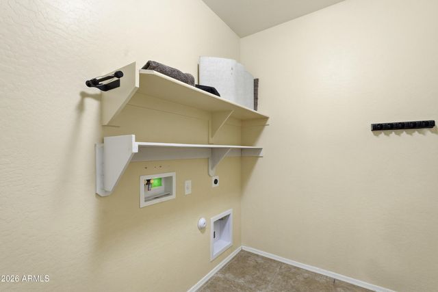 15869 W MAUNA LOA Lane, Surprise, AZ 85379