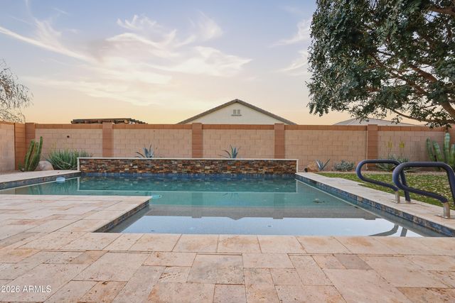 15869 W MAUNA LOA Lane, Surprise, AZ 85379