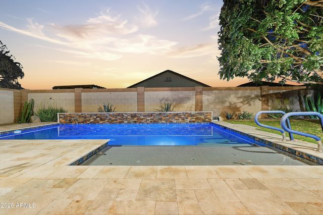 15869 W MAUNA LOA Lane, Surprise, AZ 85379