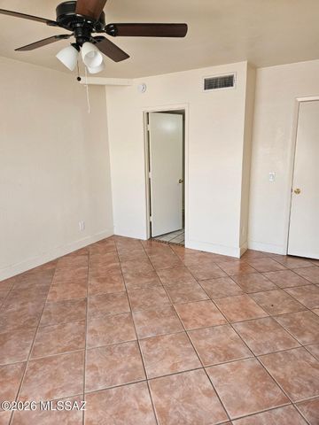 5664 S Wood Crest Drive, Tucson, AZ 85746