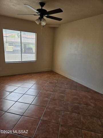 5664 S Wood Crest Drive, Tucson, AZ 85746