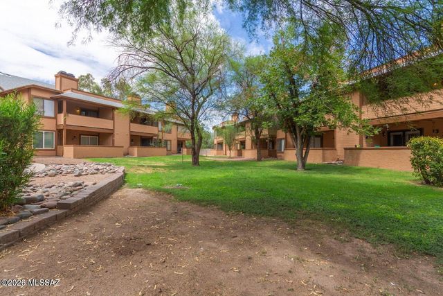 5664 S Wood Crest Drive, Tucson, AZ 85746