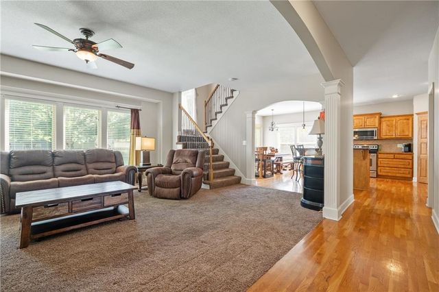 2208 NE Janessa Drive, Blue Springs, MO 64029