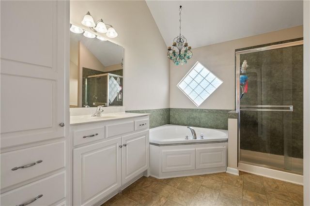 2208 NE Janessa Drive, Blue Springs, MO 64029