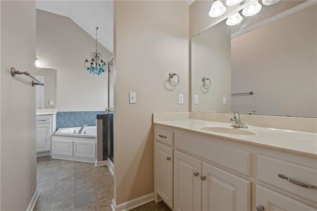 2208 NE Janessa Drive, Blue Springs, MO 64029