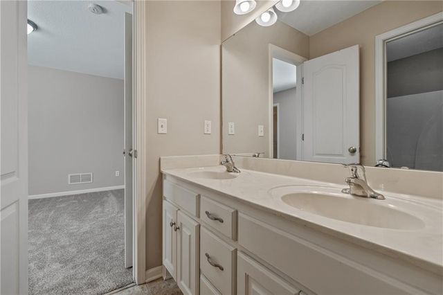 2208 NE Janessa Drive, Blue Springs, MO 64029