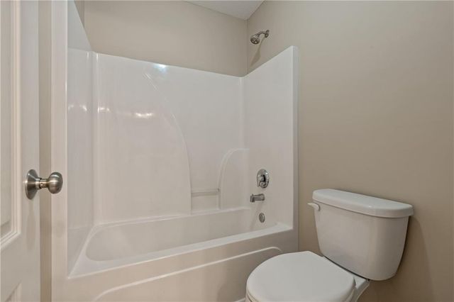 2208 NE Janessa Drive, Blue Springs, MO 64029