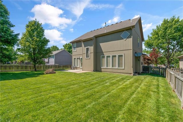 2208 NE Janessa Drive, Blue Springs, MO 64029