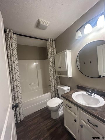 6751 S 181 Court, Omaha, NE 68135