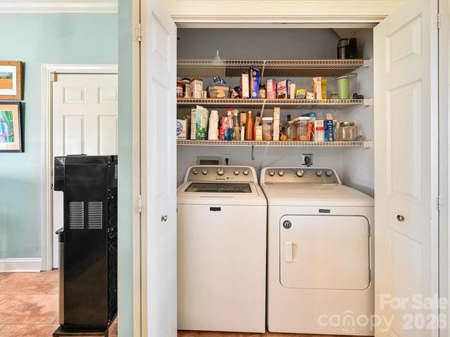 653 High Quarry Road, Hendersonville, NC 28791