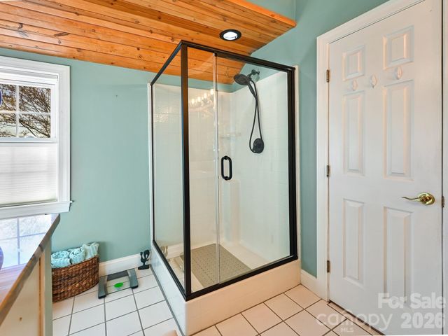 653 High Quarry Road, Hendersonville, NC 28791