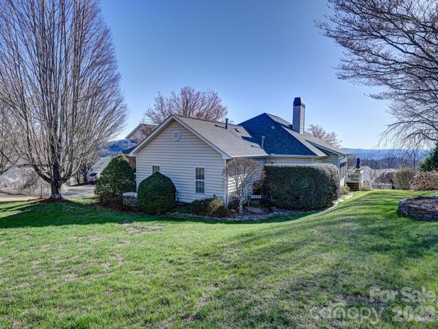 653 High Quarry Road, Hendersonville, NC 28791