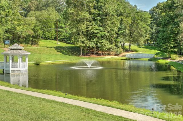 653 High Quarry Road, Hendersonville, NC 28791