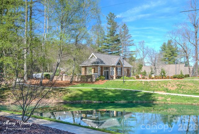 653 High Quarry Road, Hendersonville, NC 28791