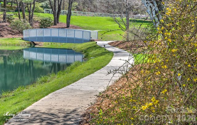 653 High Quarry Road, Hendersonville, NC 28791