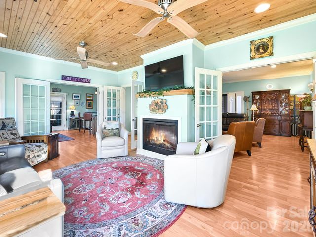 653 High Quarry Road, Hendersonville, NC 28791