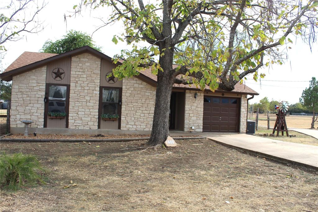 211 Rabbit Hollow LN, Georgetown, TX 78626