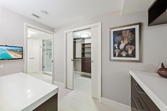 5250 N Ocean Drive 10s, Singer Island, FL 33404