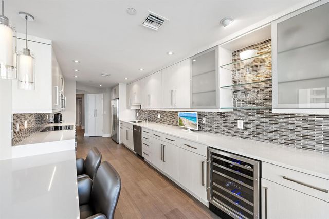 5250 N Ocean Drive 10s, Singer Island, FL 33404