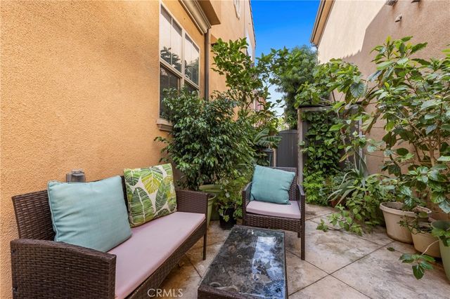 64 Cienega, Irvine, CA 92618