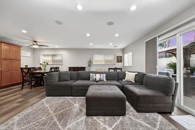 10090 PEBBLE BEACH DR, Santee, CA 92071